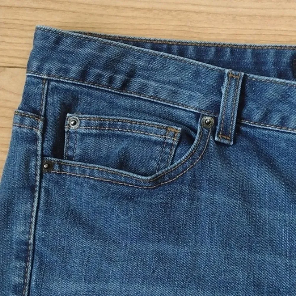 Calvin Klein Cuffed Bermuda 5 Pocket Jean Shorts Size 33 - Picture 4 of 11